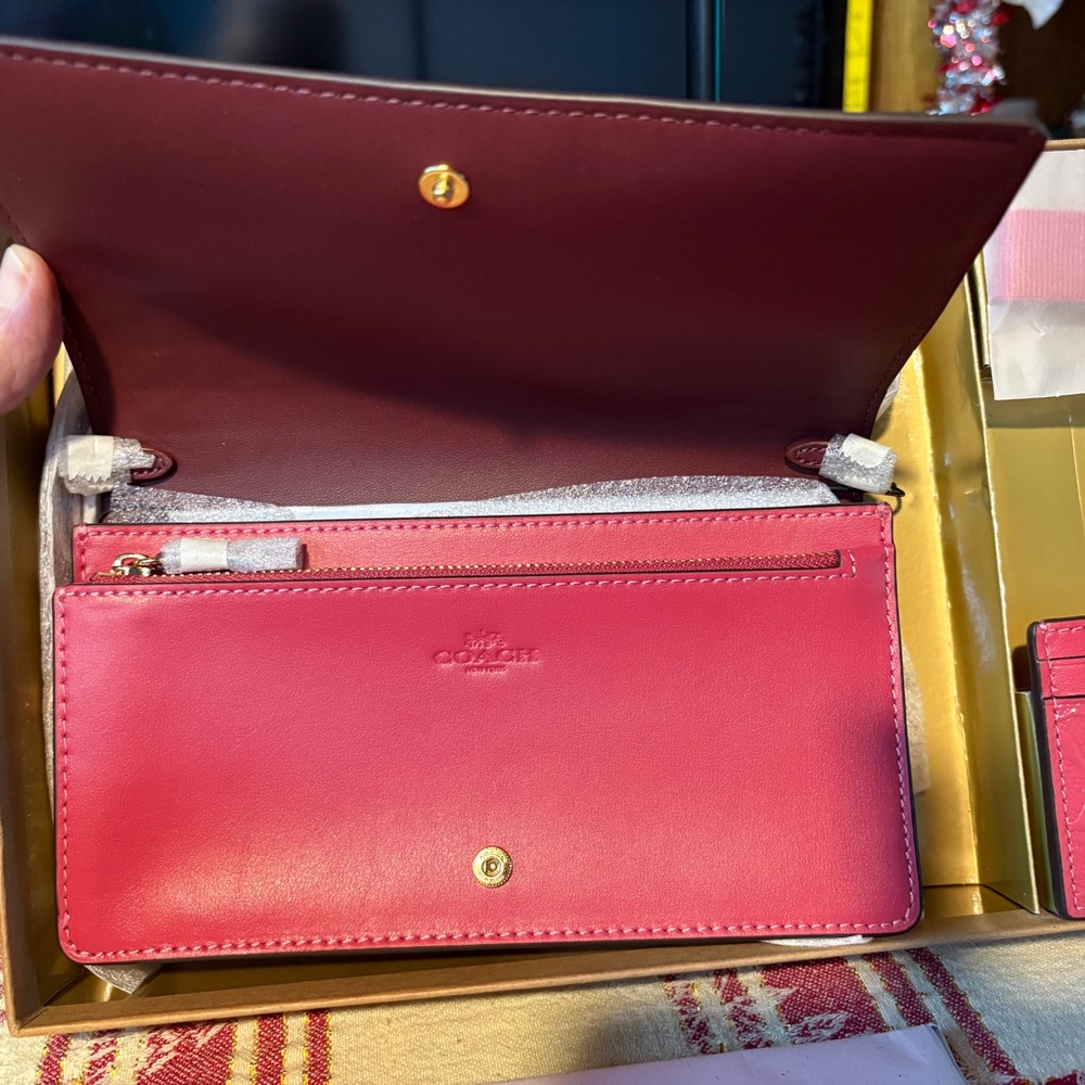 Coach Fuchsia Embossed Wallet w/ Cross body Strap and Cardholder Set COA - Picture 3 of 16